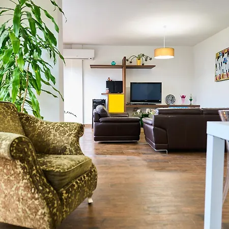 Casa Rosita - Large Family Flat, 3 Bedrooms, Covered Veranda, Apartment *