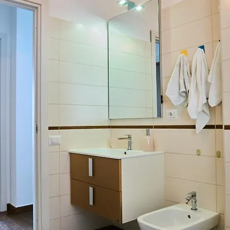 Apartment Casa Rosita - Large Family Flat, 3 Bedrooms, Covered Veranda, Carbonia